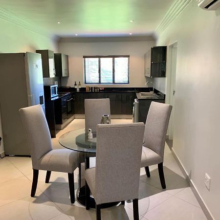 S Villa Moyal Executive Apartamento y Suites Johannesburgo Exterior foto